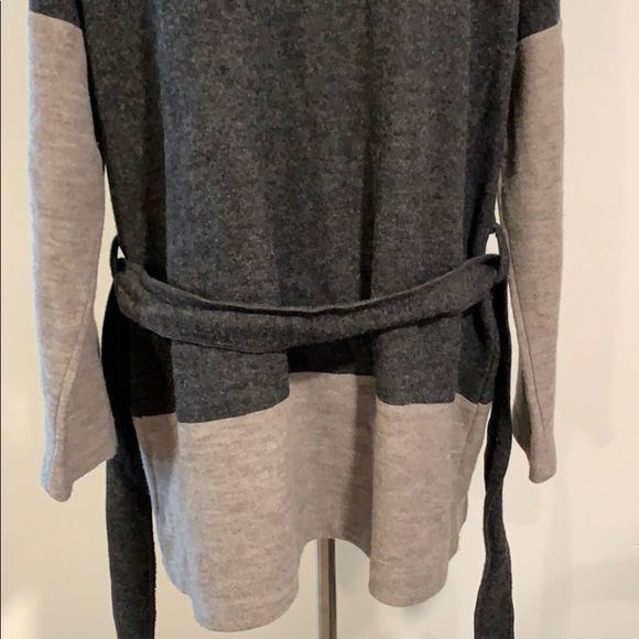 Paraphrase Gray Hooded Sweater Cardigan Sz XL - Picture 4 of 16